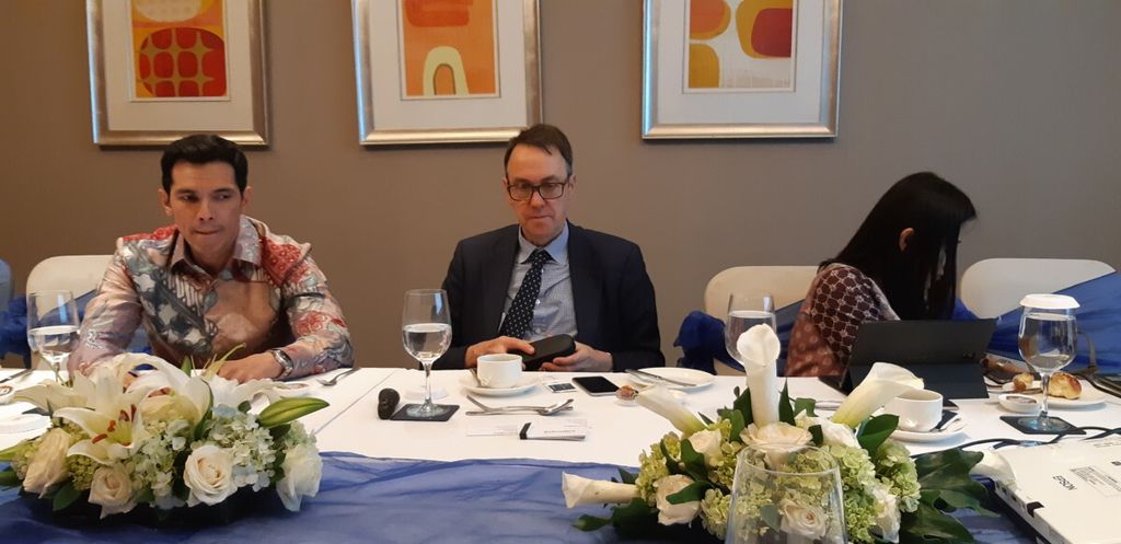 Kepala Ekonom perusahaan manajemen aset, Schroders, Keith Wade, dalam sesi makan siang di kawasan perkantoran Sudirman (SCBD), Jakarta Pusat, Selasa (27/11/2018).