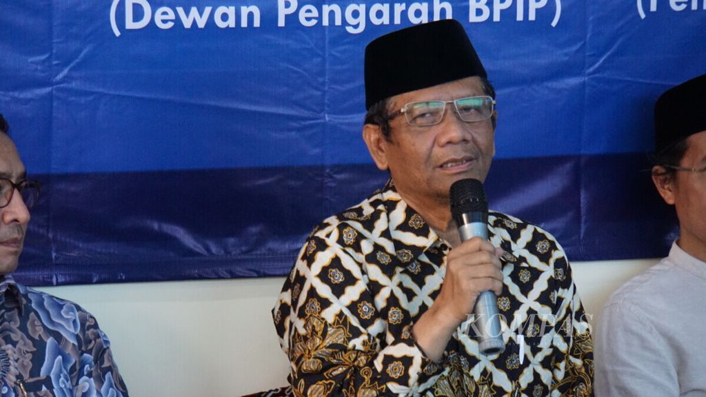 Anggota Dewan Pengarah BPIP Mahfud MD dalam dialog kebangsaan bertajuk Membangun Resolusi Indonesia Baru”, di Universitas Alma Ata, Bantul, DIY, Rabu (29/5/2019).