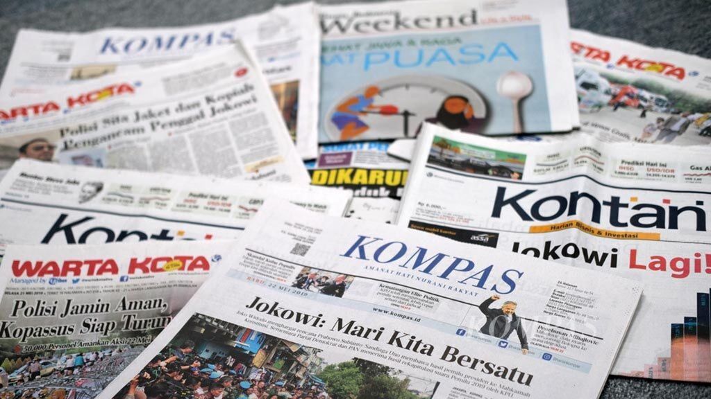 Foto tumpukan sejumlah koran yang terbit di Jakarta, Rabu (22/5/2019). Di tengah gempuran media sosial, media arus utama saat ini masih menjadi acuan informasi bagi warga.