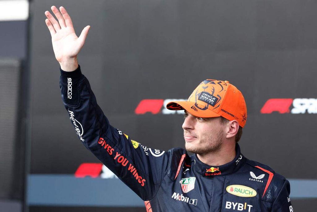 Pebalap tim Red Bull Racing Max Verstappen merayakan kemenangannya dalam balapan F1 seri Belgia di Sirkuit Spa-Francorchamps, Spa, Belgia, Minggu (30/7/2023).