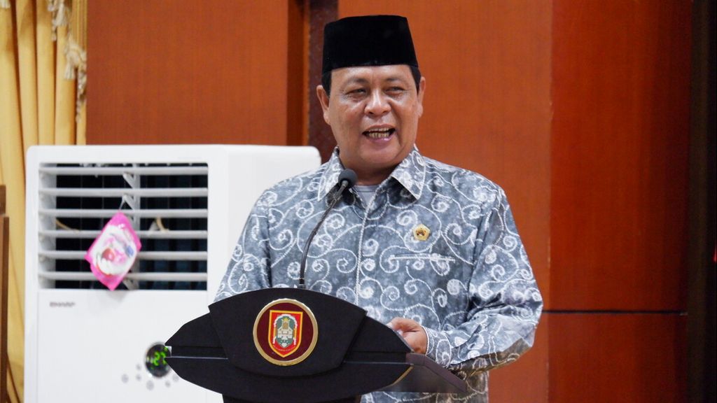 Gubernur Kalimantan Selatan Sahbirin Noor memberi sambutan pada acara syukuran puncak Hari Pers Nasional 2020 di Gedung Mahligai Pancasila, Banjarmasin, Kalimantan Selatan, Minggu (9/2/2020).