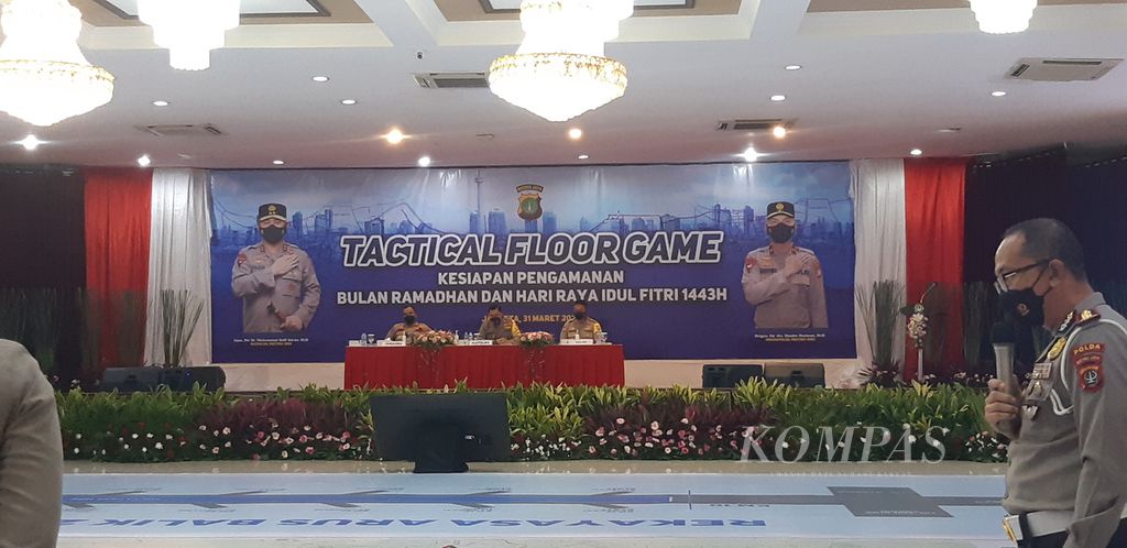 Kegiatan Tactical Floor Game Kesiapan Pengamanan Bulan Ramadhan dan Hari Raya Idul Fitri 1443 H di Balai Polda Metro Jaya, Jakarta, Kamis (31/3/2022). 