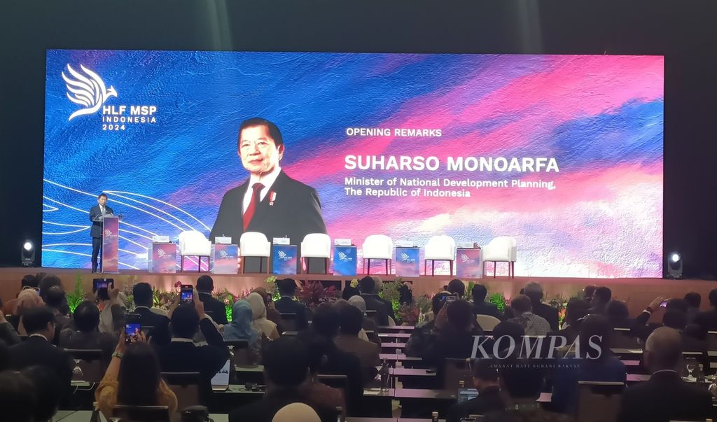 Menteri Perencanaan Pembangunan Nasional yang juga Kepala Badan Perencanaan Pembangunan Nasional Suharso Monoarfa memberikan pidato kunci dalam Forum Tingkat Tinggi Kemitraan Multipihak (HLF MSP) yang digelar di Bali International Convention Center, Nusa Dua, Badung, Bali, Senin (2/9/2024).