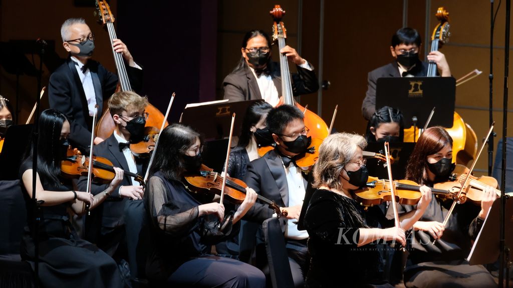 Yayasan Musik Amadeus Indonesia menggelar konser musik klasik di gedung Pusat Perfilman H Usmar Ismail, Jakarta, Kamis (29/9/2022) malam. Konser ini untuk memperingati 30 tahun berdirinya yayasan tersebut. Adapun konser menampilkan sekitar 52 musisi yang tergabung dalam Amadeus Symphony Orchestra.