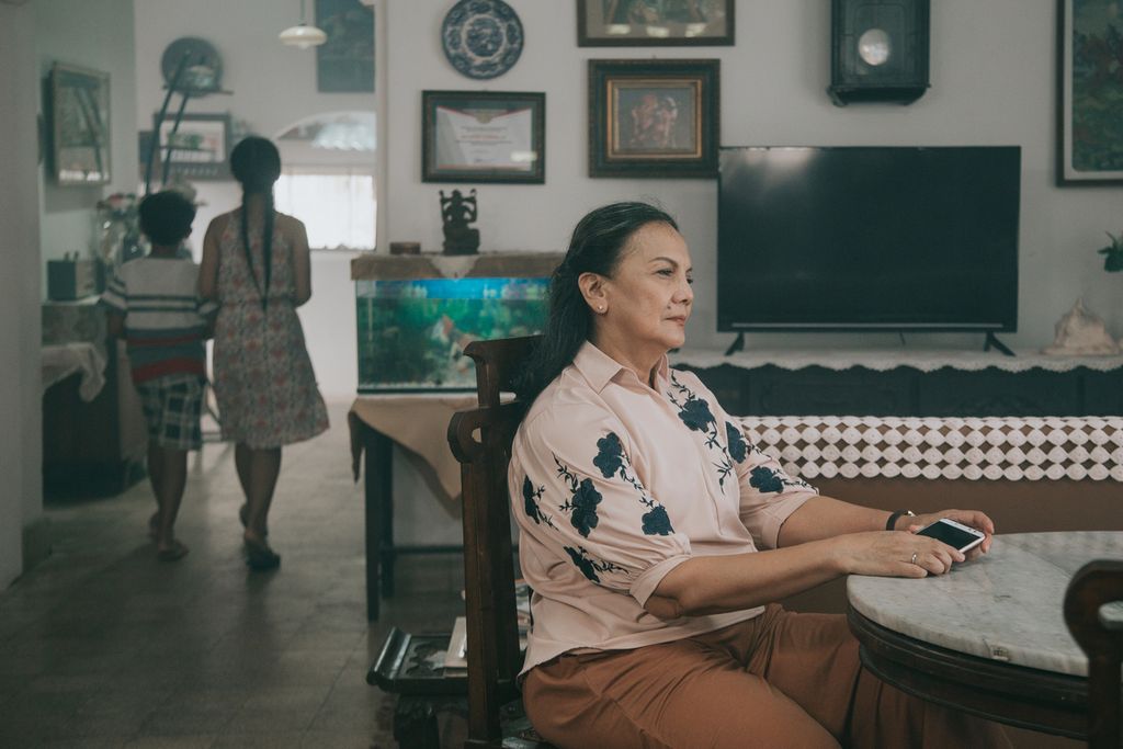 Sosok Ibu Siti (Christine Hakim) dalam film <i>Just Mom</i> garapan sutradara Jeihan Angga.