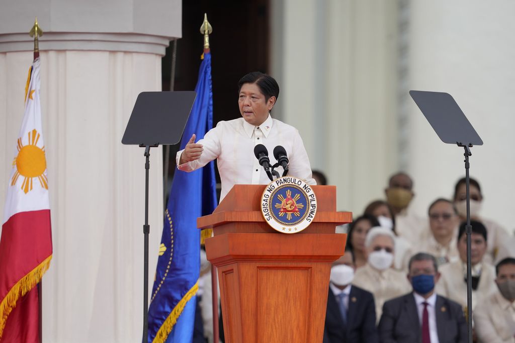 Presiden Filipina Ferdinand Marcos Jr daat memberi pidato kenegaraan sesusai dilantik menjadi Presiden Filipina pada Kamis (30/6/2022).