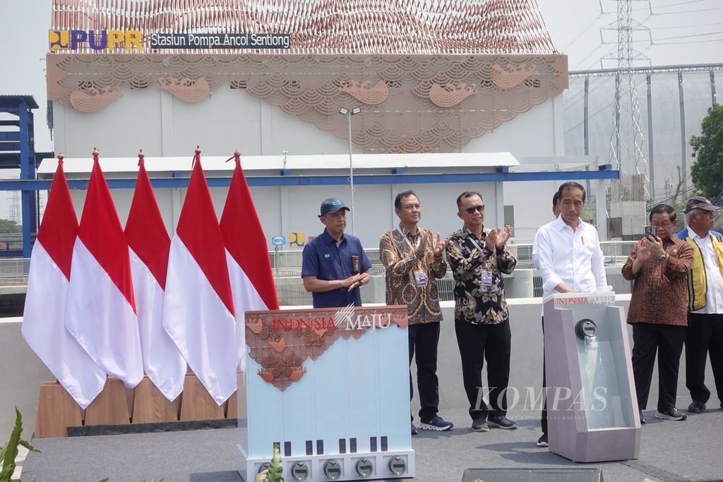 Presiden Joko Widodo saat meresmikan Stasiun Pompa Ancol Sentiong, Jakarta, Senin (11/12/2023). 