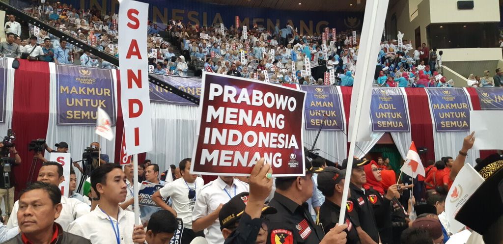 Sejumlah relawan memberikan dukungan kepada Prabowo dalam Pidato Kebangsaan Prabowo Subianto di JCC, Jakarta (14/1/2019).