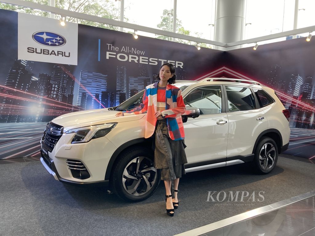 Subaru Forester 2022 diluncurkan di Plaza Subaru Alam Sutera, Kota Tangerang, Banten, Rabu (18/5/2022). Peluncuran ini menandai kembalinya merek Subaru ke pasar otomotif Tanah Air.