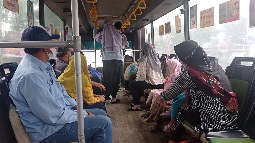 Bus Tayo mengangkut penumpang dari Terminal Poris Plawad, Kota Tangerang, Kamis (8/9/2022). Gratis memikat warga Kota Tangerang menjajal Tayo.