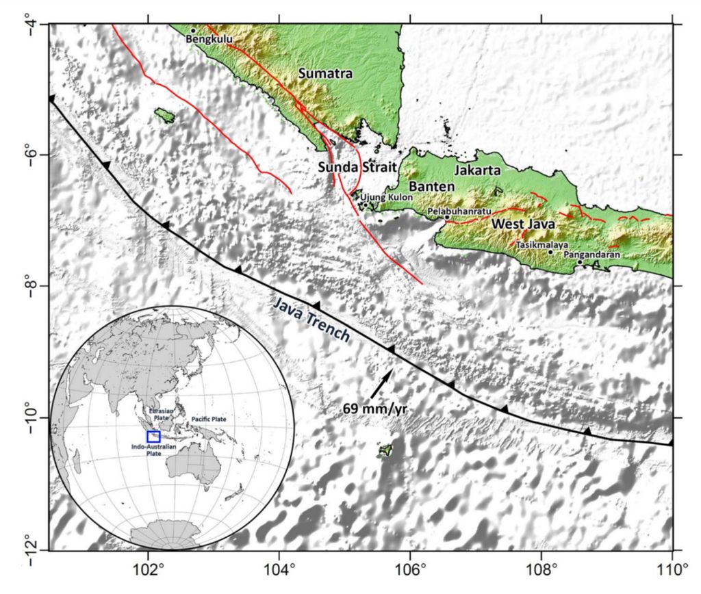 Peta wilayah studi (Pepen Supendi, dkk. Natural Hazards, 2022). Gerak lempeng berasal dari Altamimi dkk. (2017). Data topografi dan batimetri diambil dari data Batimetri Nasional (BATNAS) (https://tanah air.indonesia.go.id/demna s/#/ batnas). Inset menunjukkan lokasi daerah penelitian (persegi panjang biru) terhadap Asia Tenggara. Garis merah sesuai dengan patahan kerak utama di wilayah yang diekstraksi dari Irsyam dkk. (2020)