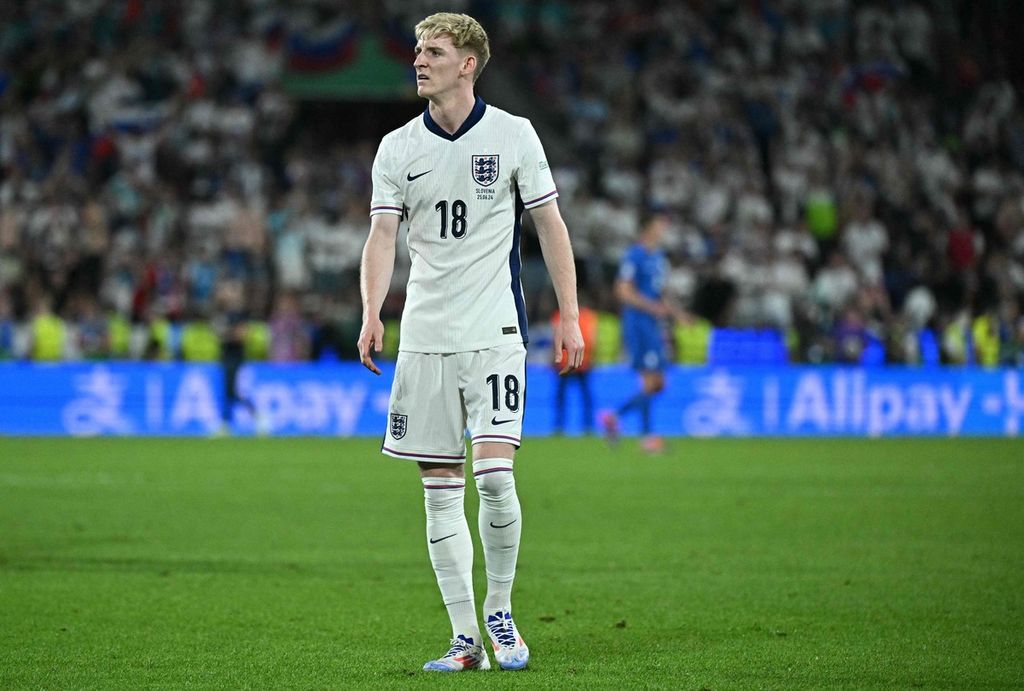 Reaksi penyerang Inggris, Anthony Gordon, setelah pertandingan Grup C Piala Eropa 2024 antara Inggris dan Slovenia di Stadion Koeln, Koeln, pada 25 Juni 2024. 