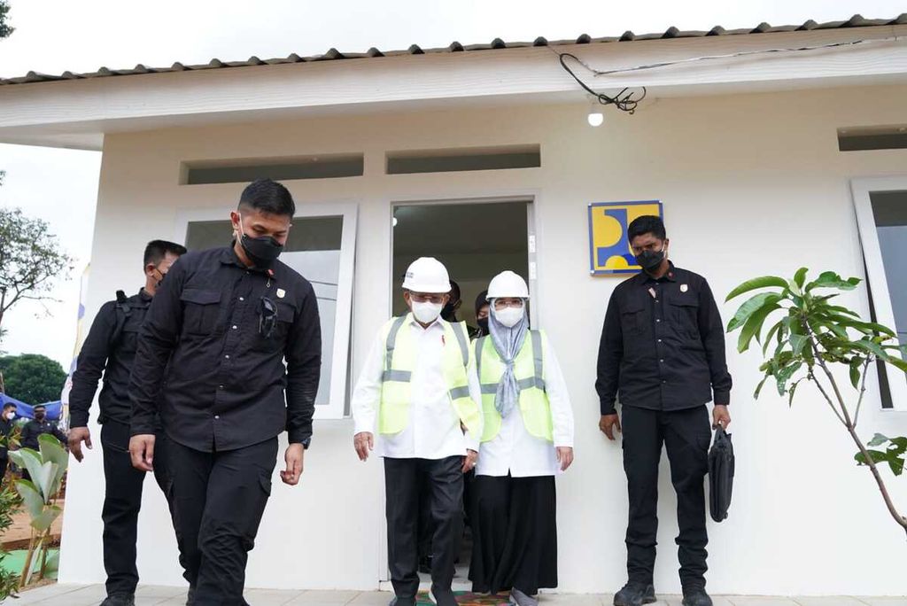 Wakil Presiden Maruf Amin meninjau tempat relokasi Sirnagalih, Jalan Raya Cibeber, Kecamatan Cilaku, Kabupaten Cianjur, Jawa Barat, Rabu (4/1/2023).