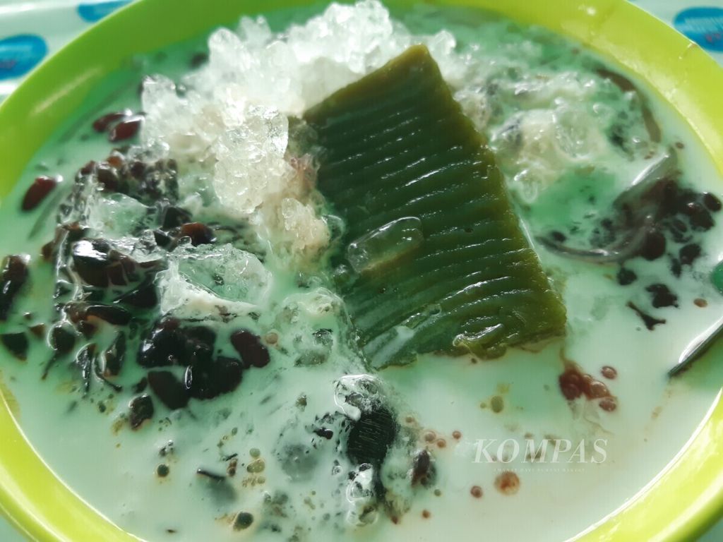 Che hun tiau “cendol sagu” Pontianak, Kalimantan Barat, yang disajikan di salah satu warung, Rabu (8/7/2020).