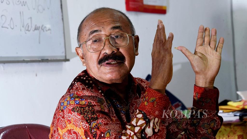 Guru Besar Ilmu Politik Universitas Airlangga Ramlan Surbakti