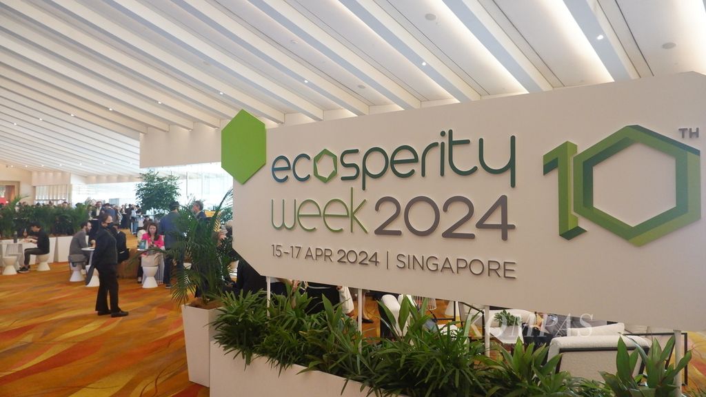 Suasana di luar ruangan acara Ecosperity Week 2024 di Expo Sands &amp; Convention Centre, Marina Bay Sands, Singapura, Selasa (16/4/2024).