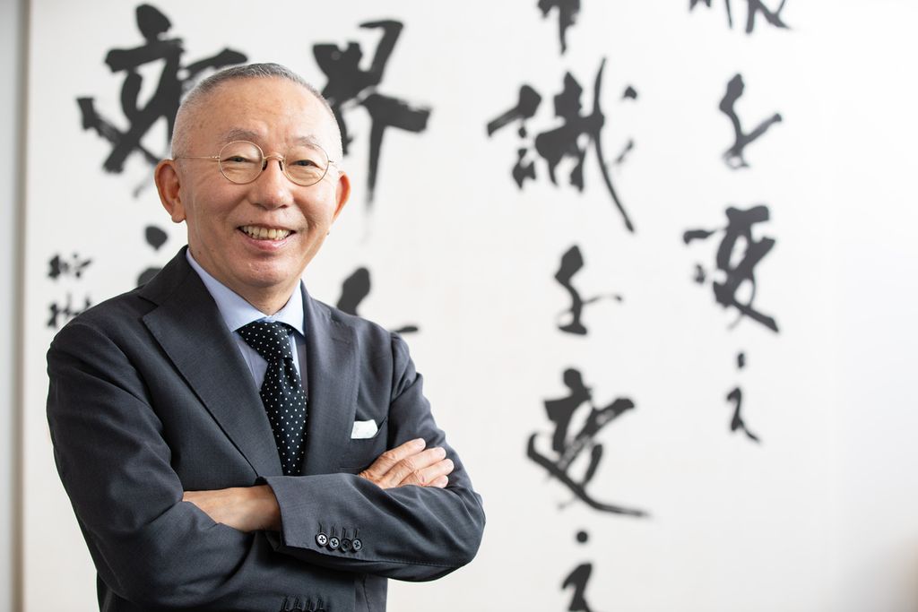  Tadashi Yanai, Chairman, President, dan CEO Fast Retailing Co. Ltd.