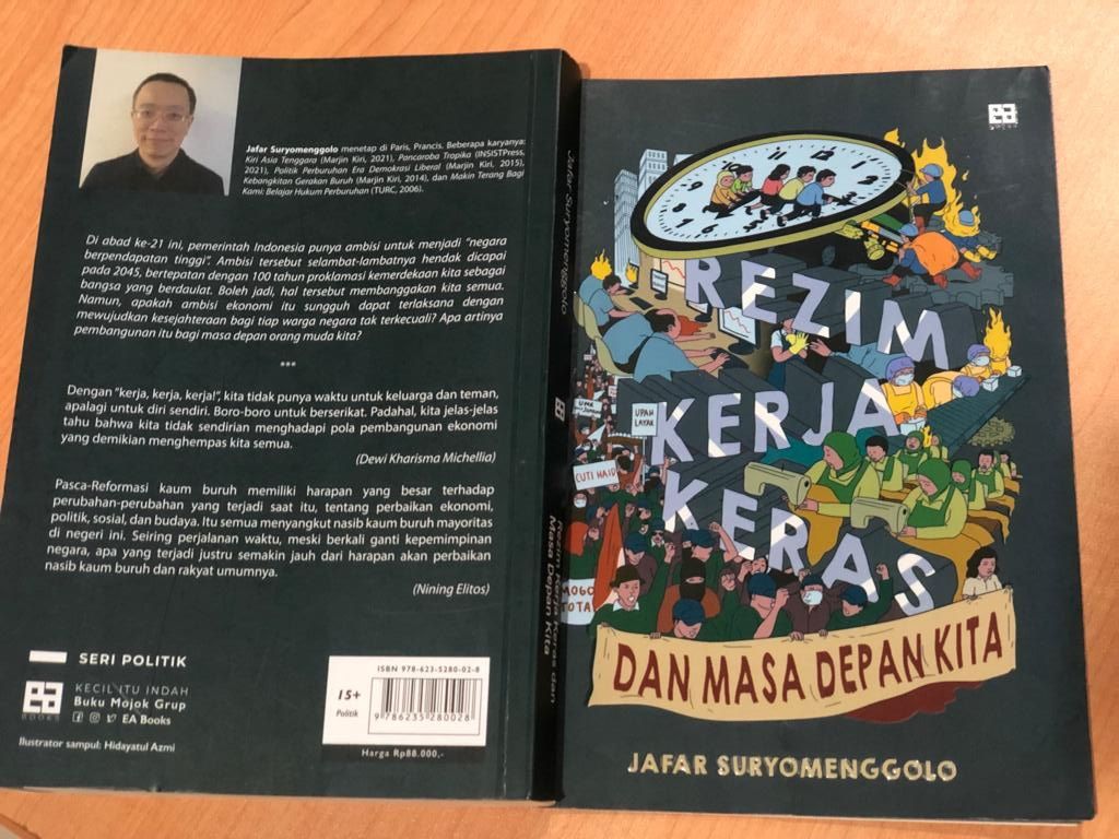 Sampul buku <i>Rezim Kerja Keras dan Masa Depan</i> Kita (Buku Mojok Group, 2022)