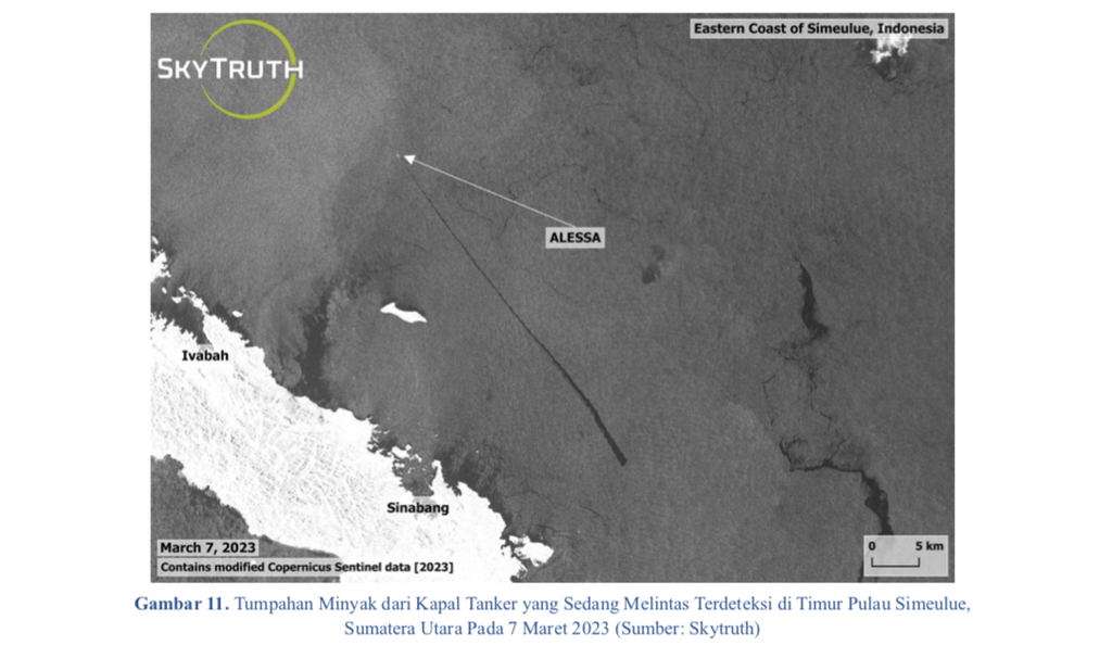 Citra satelit yang menunjukkan tumpahan minyak oleh kapal tangker MT Aashi