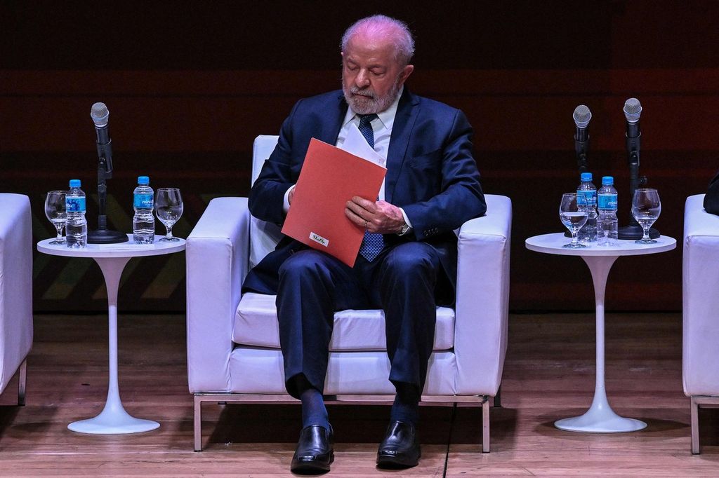 Presiden Brasil Luiz Inacio Lula da Silva menghadiri acara Hari Industri di kantor pusat Federasi Industri Negara Bagian Sao Paulo (FIESP) di Sao Paulo, Brasil, Kamis (25/5/2023). 