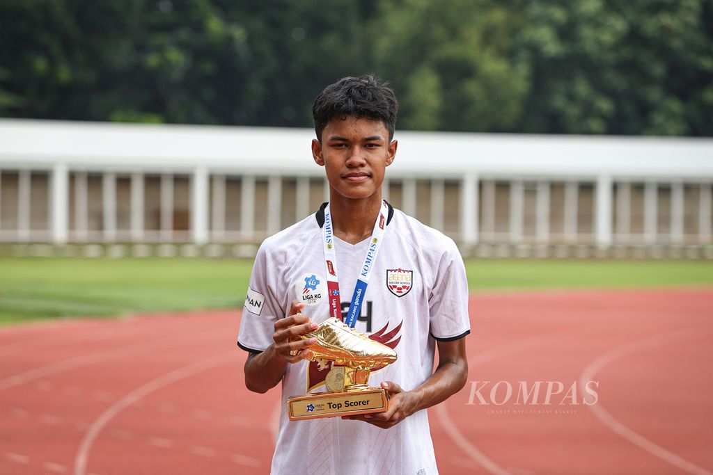 Pencetak gol terbanyak Liga Kompas Kacang Garuda U-14 Sean Rahman Kastor asal Asiana SS. 