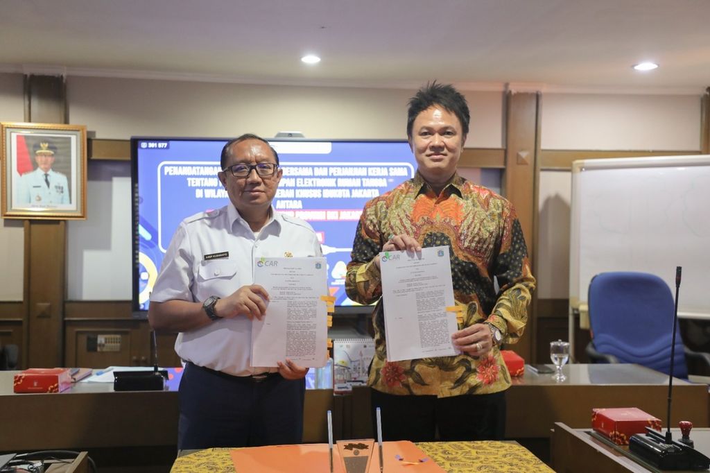 Dinas Lingkungan Hidup DKI Jakarta menandatangani perjanjian kerja sama dengan PT Citra Asia Raya (CAR) untuk memberikan layanan pengelolaan sampah elekronik secara gratis bagi warga Jakarta, Rabu (12/7/2023).