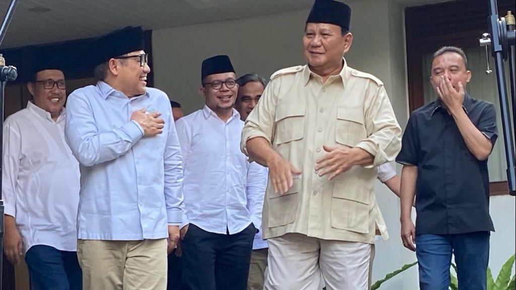Ketua Umum PKB Muhaimin Iskandar dan Ketua Umum Partai Gerindra Prabowo Subianto bertemu di rumah dinas Muhaimin sebagai Wakil Ketua DPR di Jakarta, Minggu (9/7/2023). Dalam pertemuan selama tiga jam, kedua tokoh tersebut membahas dinamika politik nasional, terutama langkah koalisi Gerindra-PKB untuk menghadapi Pilpres 2024.