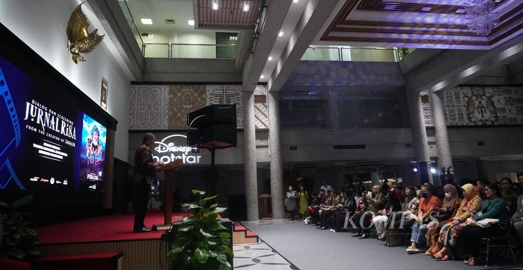Para WNI dan diaspora Indonesia di Singapura hadir ke KBRI Singapura, Kamis (01/12/2022), untuk menonton bareng episode pertama serial film horor <i>Jurnal Risa</i>, yang akan tayang sepanjang tahun 2023 di platform <i>streaming </i>film berbayar Disney Plus Hotstar. 