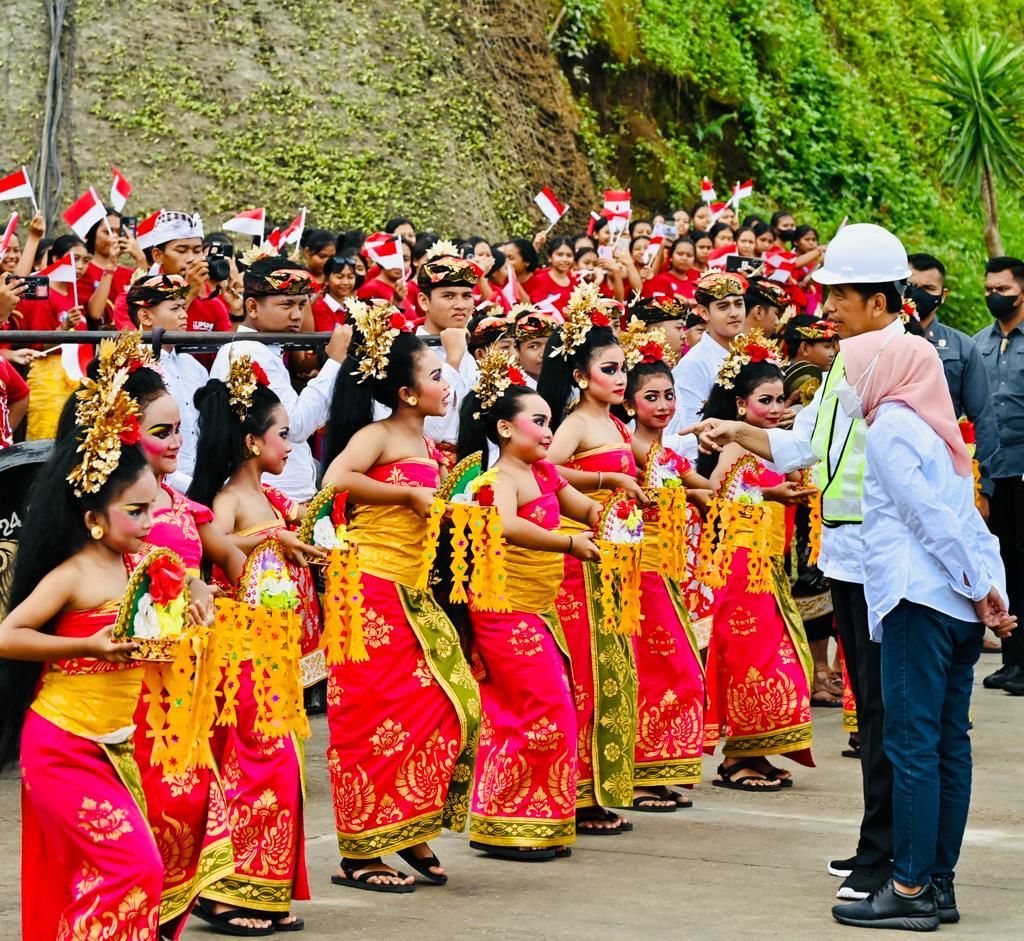 Presiden Joko Widodo meresmikan Bendungan Danu Kerthi yang terletak di Kabupaten Buleleng, Provinsi Bali, pada Kamis, 2 Februari 2023. Dalam sambutannya, Kepala Negara menyebut bahwa bendungan tersebut telah dibangun sejak tahun 2018 dan menelan anggaran sebesar Rp820 miliar.