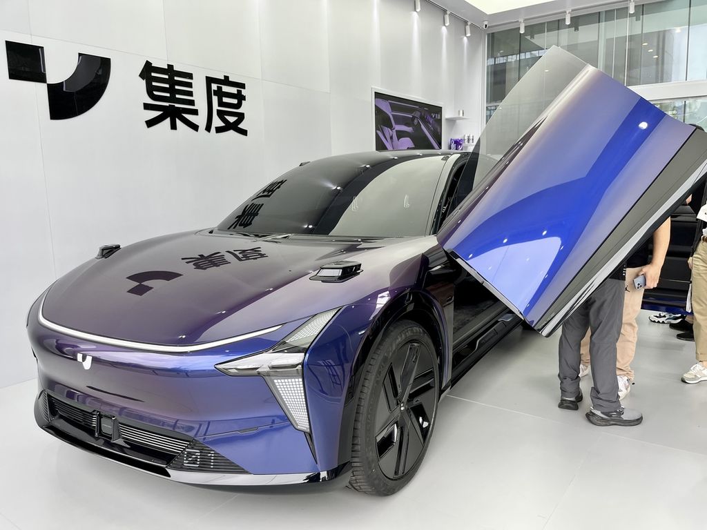 Salah satu mobil listrik dengan kecerdasan buatan yang akan mulai diproduksi massal tahun depan. Harganya kemungkinan dipatok sekitar Rp 500 juta.