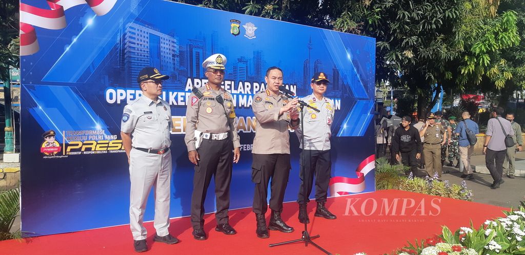Konferensi pers Operasi Keselamatan Jaya 2023 oleh Kepolisian Daerah Metro Jaya bersama Dinas Perhubungan DKI Jakarta dan Jasa Raharja di Jakarta, Selasa (7/2/2023).