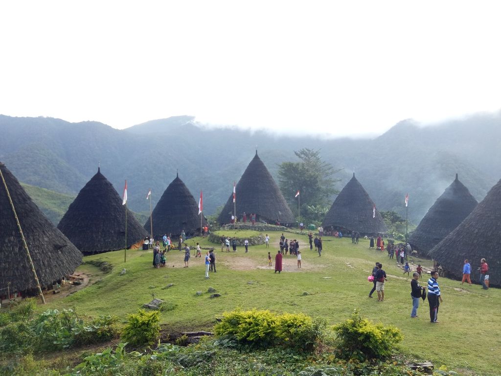 Waerebo Indigenous Village in Manggarai, East Nusa Tenggara is one of the favorite tourist attractions in the region. Every day, 100-200 people visit and stay overnight in this village. However, this indigenous village will not be visited by tourists for an indefinite amount of time.