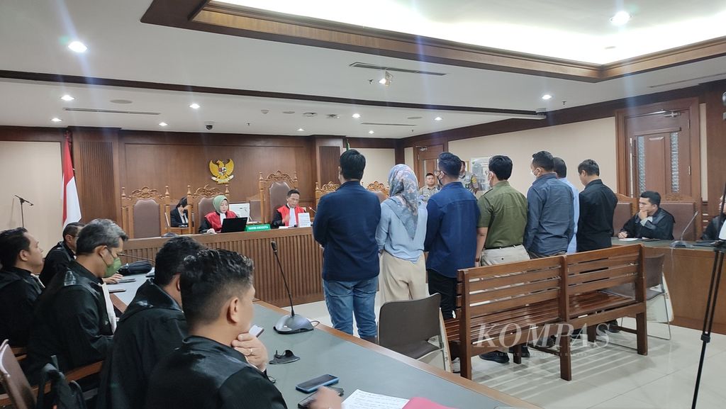 Suasana sidang tindak pidana pemilu yang terjadi di wilayah kerja Panitia Pemilu Luar Negeri (PPLN) Kuala Lumpur di Pengadilan Negeri Jakarta Pusat, Kamis (21/3/2024). Pada sidang tersebut, majelis hakim membacakan putusan bagi tujuh terdakwa. 