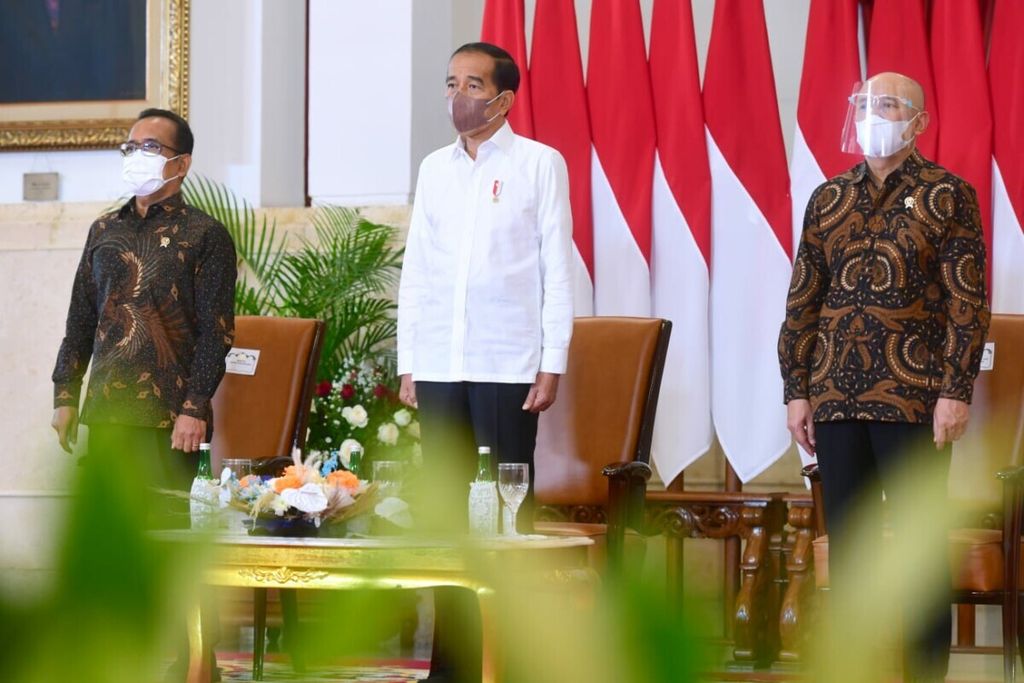Presiden Joko Widodo ketika membuka Kongres IV Persatuan Alumni Gerakan Mahasiswa Nasional Indonesia (PA GMNI) Tahun 2021 secara virtual dari Istana Negara, Jakarta, Senin (6/12/ 2021).