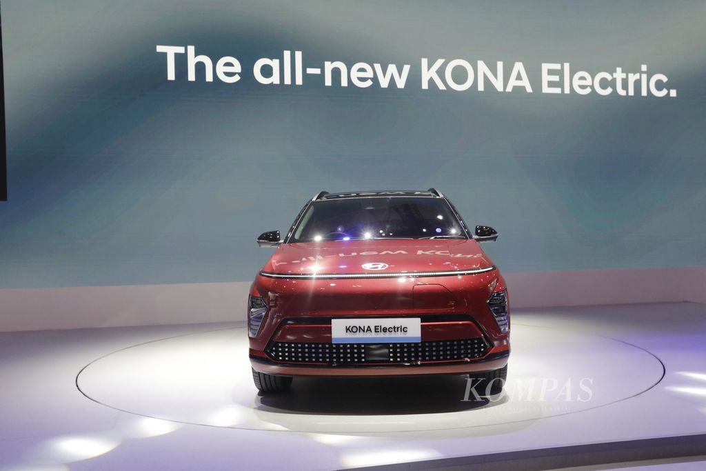 All New Hyundai Kona Electric saat peluncuran di GIIAS 2024 di ICE BSD, Kabupaten Tangerang, Banten, Rabu (17/7/2024). 