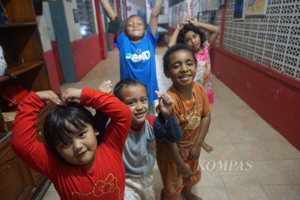 Sukacita anak-anak di Panti Asuhan Bunda Serayu Banyumas, Jawa Tengah, Kamis (15/12/2022).