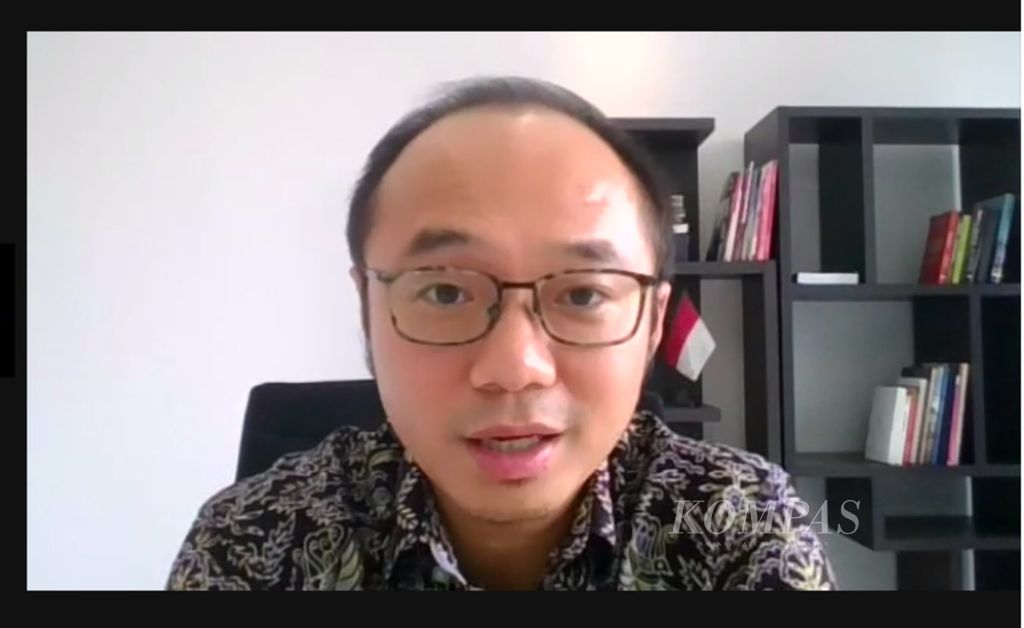 Direktur Eksekutif Charta Politika Yunarto Wijaya dalam jumpa pers daring, Senin (20/12/2021).