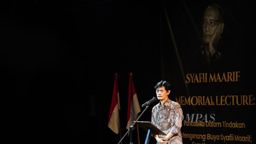 Direktur Maarif Institut Abdul Rohim Ghazali ketika membuka acara Syafii Maarif Memorial Lecture (SMML) 2022 di Salihara Art Center, Pasar Minggu, Jakarta, Selasa (2/7/2022). 