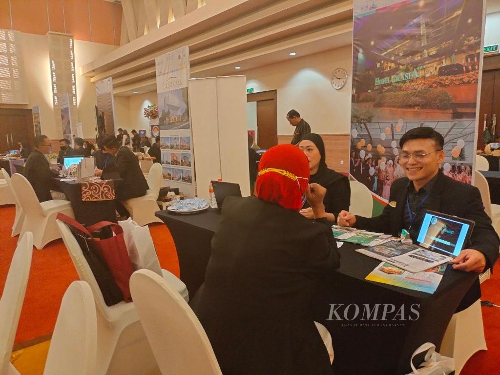 Sebanyak 80 penjual dan 120 pembeli paket wisata bertemu dalam ajang Borobudur Tourism Expo yang digelar di Hotel Grand Artos, Magelang, Jawa Tengah, Sabtu (15/10/2022).