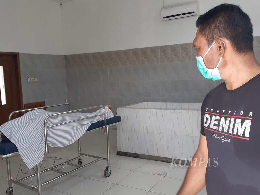 Kecelakaan beeuntun melibatkan truk dan 2 mobil di Kemranjen, Banyumas, Jawa Tengah, Jumat (20/5/2022). Satu orang meninggal dalam kecelakaan ini dan jenazah disemayamkan di RS Medika Lestari.