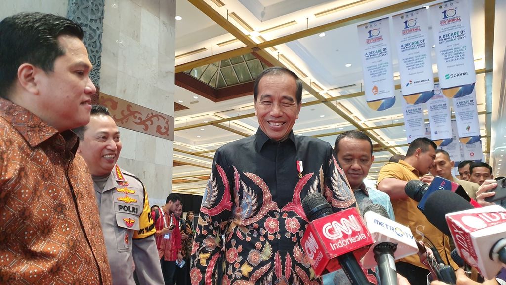 Presiden Joko Widodo memberikan keterangan kepada wartawan seusai meresmikan pembukaan acara 10th Indonesia International Geothermal Convention &amp; Exhibition di Jakarta Convention Center, Jakarta, Rabu (18/9/2024).