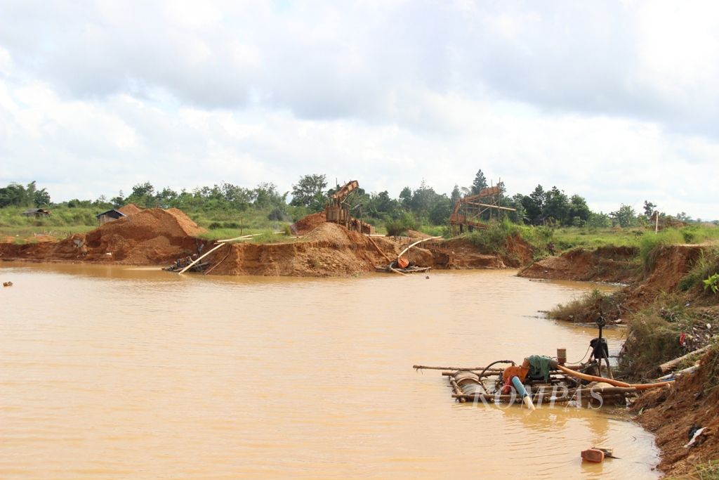 Lokasi penambangan intan rakyat di Kelurahan Sungai Tiung, Kecamatan Cempaka, Banjarbaru, Kalimantan Selatan.