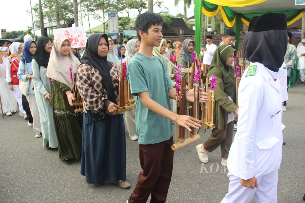 Pawai akbar menyambut Ramadhan di Kota Pontianak, Kalimantan Barat, Sabtu (9/3/2024).