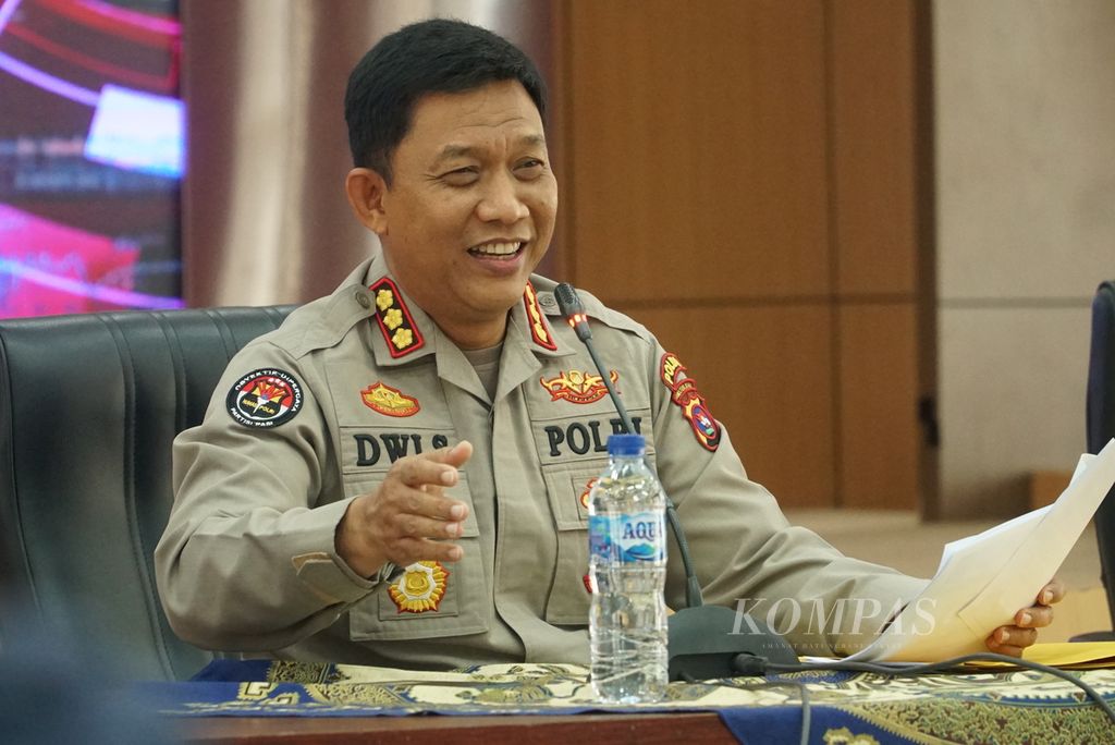 Kepala Bidang Humas Polda Sumbar Komisaris Besar Dwi Sulistyawan memberikan keterangan pers di Padang, Sumbar, Kamis (15/12/2022).
