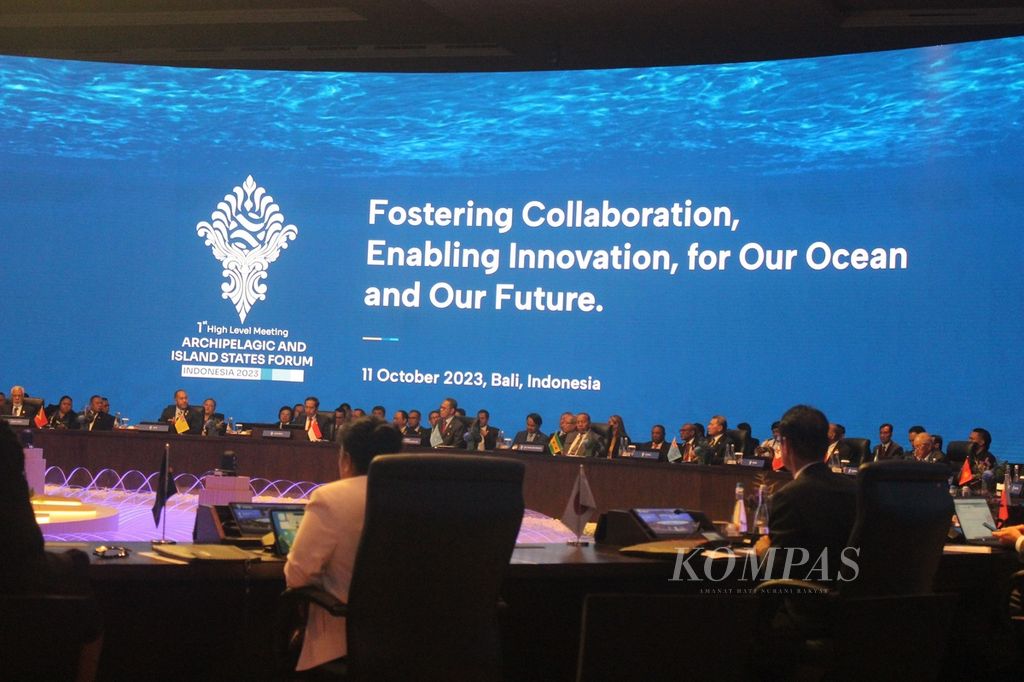 Presiden Republik Indonesia Joko Widodo membuka Konferensi Tingkat Tinggi Negara-negara Kepulauan dan Pulau Kecil (Archipelagic and Island States/AIS) Forum 2023, yang berlangsung di Nusa Dua, Badung, Bali, Rabu (11/10/2023).