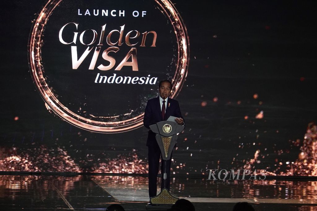 Presiden Joko Widodo memberikan sambutan ketika meresmikan peluncuran Golden Visa yang diharapkan bisa memberi kemudahan pelayanan bagi investor ataupun talenta global untuk berinvestasi dan berkarya di Indonesia, di Jakarta, Kamis (25/7/2024).