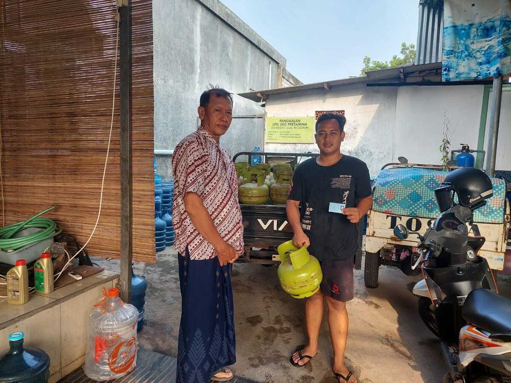 Agen elpiji di Tuban, Jawa Timur, Sabtu (23/3/2024) tetap melayani pembelian masyarakat secara normal pascagempa di Laut Jawa perairan utara Tuban, sehari sebelumnya.