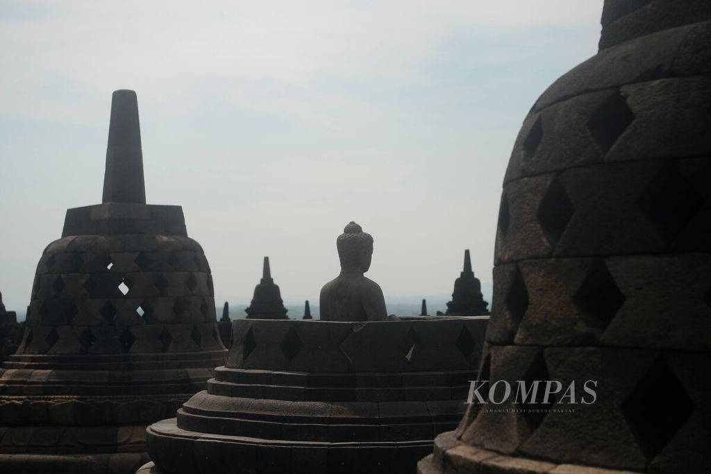 Buddha statues among the stupa buildings that encircle the top of Borobudur Temple in Magelang Regency, Central Java, Tuesday (7/6/2022).