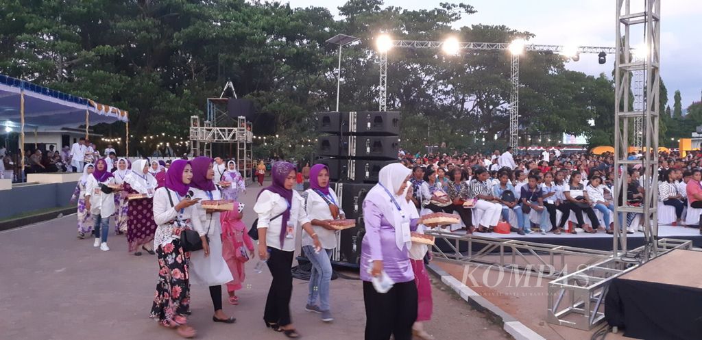 Warga Muslim menghadiri Pesparani di Ambon beberapa waktu lalu.