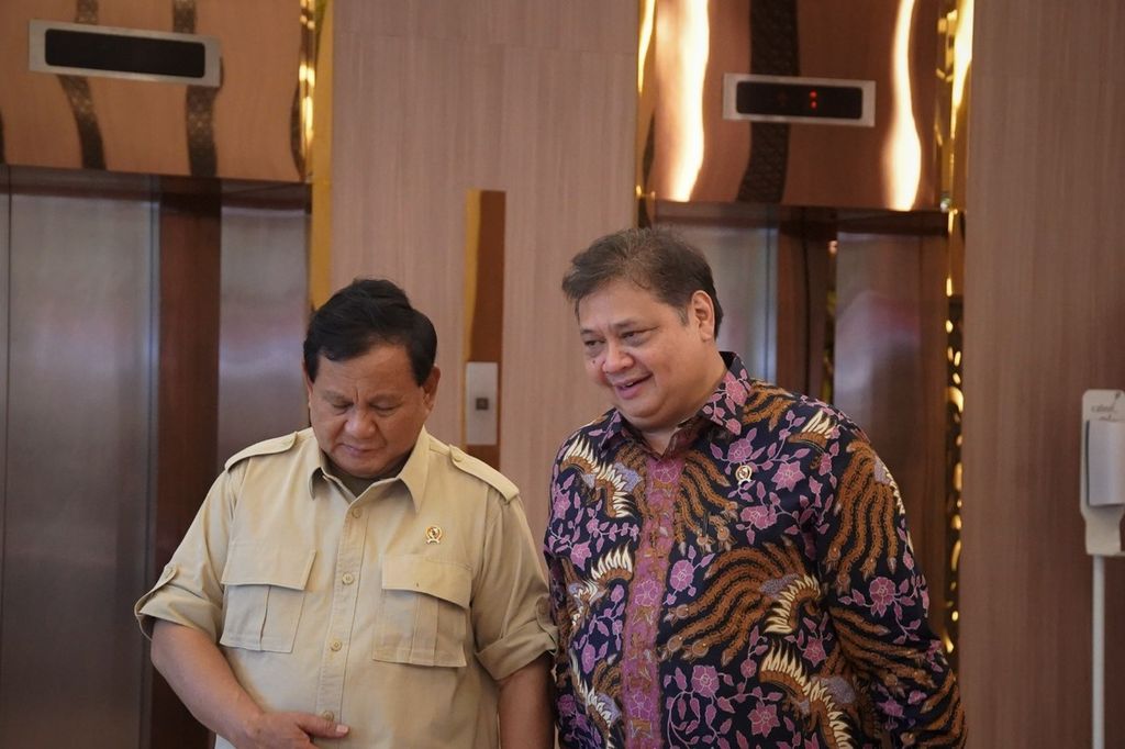 Menteri Koordinator Bidang Perekonomian Airlangga Hartarto menerima kunjungan dari Menteri Pertahanan Prabowo Subianto di Kantor Kemenko Perekonomian pada Senin (19/09) sore, di Jakarta.
